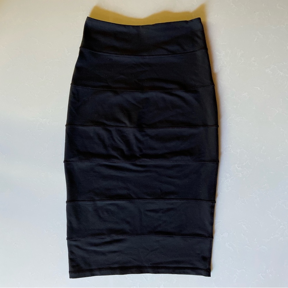 Lululemon Black Yoga Over Skirt in luon size 6 - Picture 3 of 7